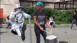 WATCH: Chad Smith Jams With Street Performers