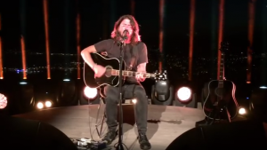 Taylor Swift Once Saved A Stoned Dave Grohl From Embarrassment