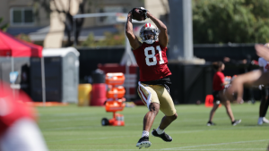 49ers Notebook: Real-life, pad-wearing Jordan Reed puts on clinic and vets on bubble get involved