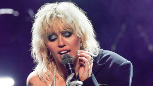 Miley Cyrus Nears On-Stage Panic Attack as Concerts Become the Norm Again
