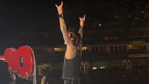 Concertgoer speaks out after Mötley Crüe drummer Tommy Lee asked crowd to expose genitals at Oracle Park show